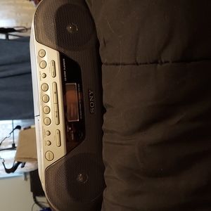 Sony CFD-SO5 radio cassette-Corder headphone jack